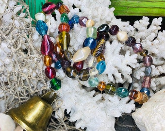 FATTO A MANO: campana appesa campanello a vento colorato-perline di vetro-acchiappasole/decorazione da spiaggia-filo di perline di vetro/perle di vetro. {R5-1644#002416}