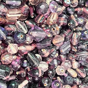 50grams  Vintage Random Mixed Shape Transparent Purple Small Glass Beads/  Glass Bead Assortment. {N1-1529#01559}