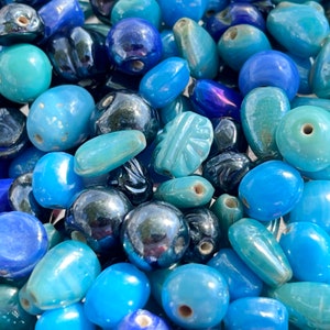 Vintage 50grams  Mixed Up Luster Small Glass Beads / Mixed Color Glass Beads. {D8-1042#001043}