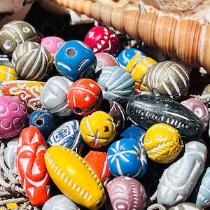 15 perles en céramique de style tribal/Perles ethniques/Perles bohèmes/Perles de couleurs mélangées/Perles vintage. {T1-1679#02598}