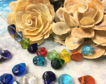 25 Stück Briolette Handgefertigte Glasperlen / Gemischte Farben / Bunte Tropfen Perlen. Anhängerschlaufe