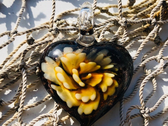 SUPPLY:  Inner Flower Heart Lampwork Pendants / G… - image 4