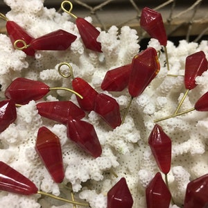 20pc Red Glass Headpins  / Glass Picks / Drop Charms / Embedded Brass Wire Glass Drops. { {F8-224#001483}