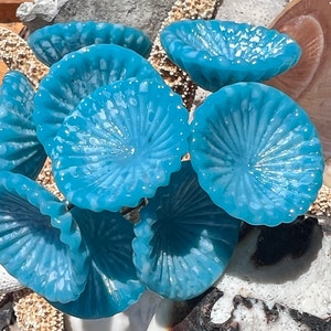 SUPPLY:   Vintage 5 Dotted Glass Flowers  / Flower Ornament /Glass Flower Headpin .{R6-137#001074}