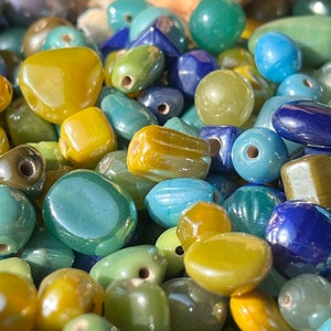 Vintage 50Grams  Mixed Up Luster Glass Beads / Mixed Color Glass Beads. {C6-100#00946}