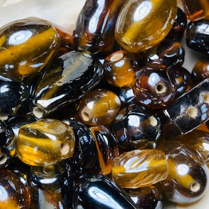 50pc Vintage Carnival Glass Beads  / Iridescent Topaz,Brown Color Glass Beads /  Glass Beads / Mixed Shape  Beads.{D4-126#00400}