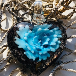 Inner Flower Heart Lampwork Pendants / Glass Heart  / Heart Charm /Blown Glass Pendant. {C5-94#00815}