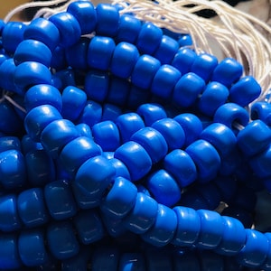 50 Stück Blaue Bunte Glas-Krähenroller-Perlen - Makramee-Perlen - Großlochperlen / Glasperlen. {G4-1665#02522}