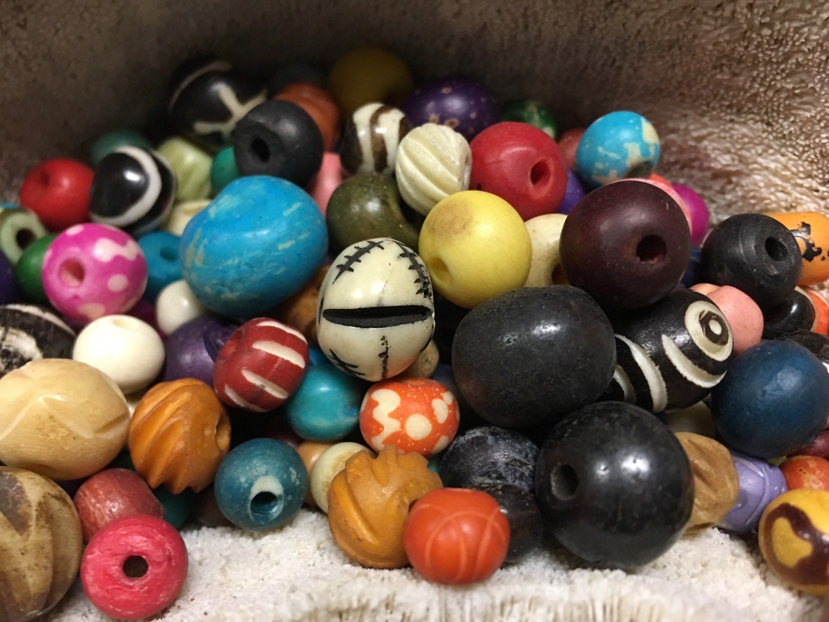 1970-s-vintage-mix-bone-beads-50-gm-mixed-lot-round-beads-retro