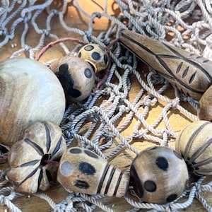 Set of 9 Vintage  Bone Beads  / Handmade /Earrings Supply / Mix Beads .{B7-66#000500}