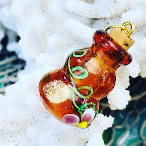 Bottle  Pendant/Necklace Pendant/Unique / Potion Pendant .{N7-1557#01736}
