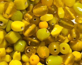 Perle di vetro gialle colorate miste da 50 grammi - Perline di vetro piccole. {C6-99#00946}