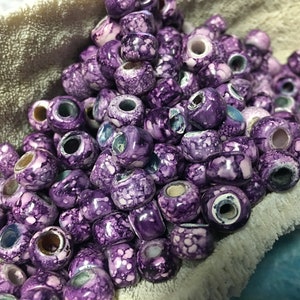 50 Stück Krähe Lila/ Weiß Marmor Farbe Glasperlen/ Glasperlen/rustikale Glasperlen/Makramee Perlen.