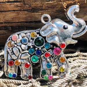 1pc Beautiful Rhinestone Silver Tone Metal Elephant Pendant /   Good Luck Elephant Pendant. {B7-68#00498}