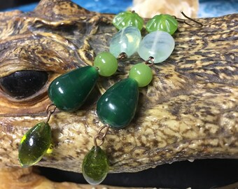BIJOUX: Vintage en verre perlé boucles d’oreilles/Boucles d’oreilles pendantes/vert Vintage perles de verre/perles Boucles d’oreilles.  {A2-8 # 00068}