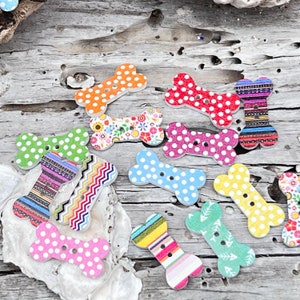 25pcs Painted Wood Dog-Bone Buttons, Boho Feather Buttons, Craft Buttons {C5-94#00846}