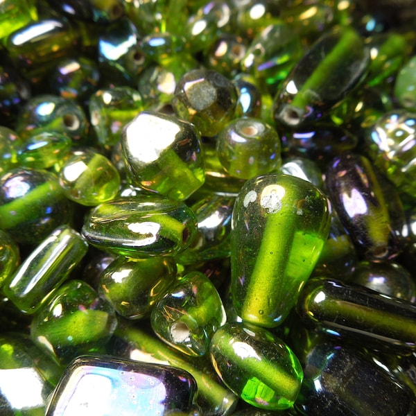 50pcs Vintage Carnival glass beads / Iridescent Green Glass Beads /  Glass Beads / Mixed Shape Green Beads. {Q3-1607#2231}