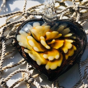 Inner Flower Heart Lampwork Pendants / Glass Heart  / Heart Charm /Blown Glass Pendant. {C5-94#00815}