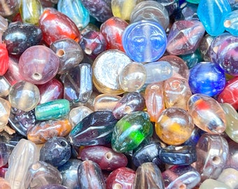 Perle di vetro di Carnevale mix vintage da 50 grammi/Perline di forme assortite BULK/Forniture di gioielli vintage.{P3-1575#02072}
