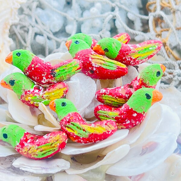 10 pcs Distressed Terra-cotta Parrot Birds / Ceramic Beads  / Hand Made / Hand Painted / 22mm.{Q3-1608#002238}