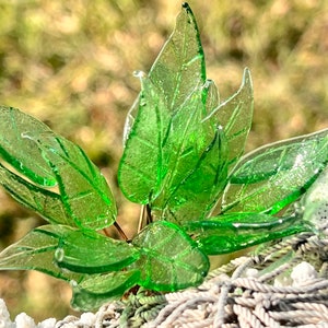 8pc Vintage Translucent Green Glass Leaf Headpins - Embedded Brass Wire Glass Drops..{A5-19#00112}