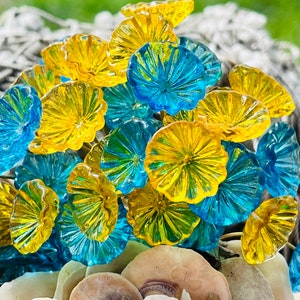 8pc Clear Blue Glass Flower Headpins-Glass Headpins - Millinery - Flower Beads - Handcrafted - Brass Wire. {Z4-30675#5261}