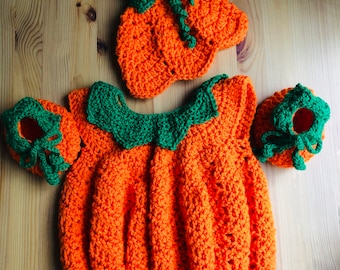 Baby Pumpkin set with booties