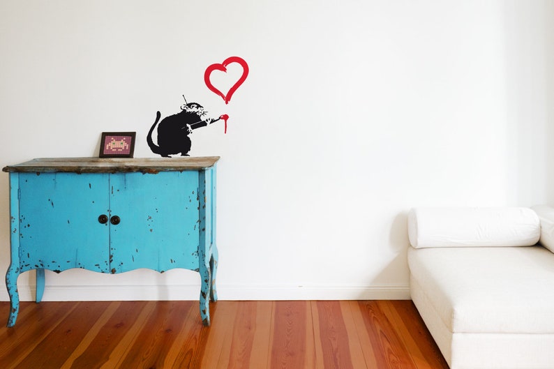 BANKSY Wall Decal Rat with Heart, Banksy Decal, Graffiti Rat, Street Art Wall Sticker, Banksy Stencil-Style Urban-Wall-Decor image 2