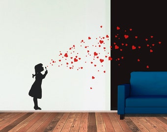 Heart Bubble Girl muursticker harten zeepbellen meisjes, kinderkamer muurstickers harten in street art Banksy stijl