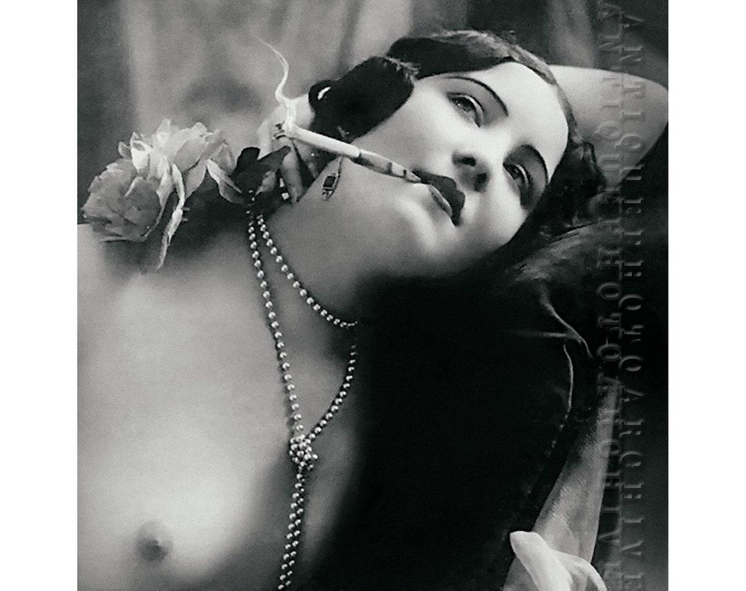Vintage Nudist Porn Videos - Ziegfeld Follies Vintage Nude Photo Print Poster Smoking - Etsy Sweden