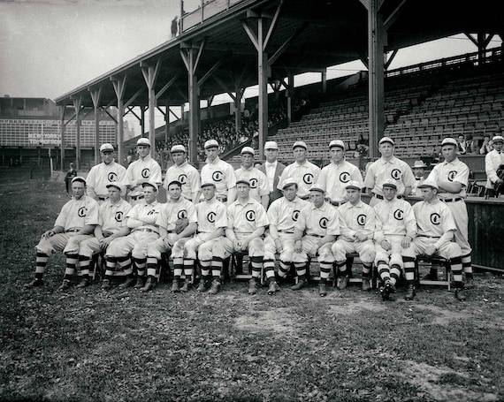 cubs black and white uniforms