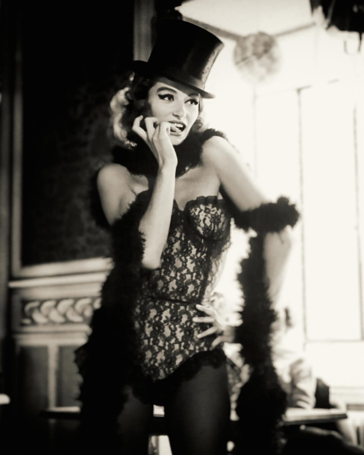 Vintage Wall Art Print Burlesque Dancer in Lingerie Top Hat, 1940s Pinup  Photo Sexy Woman in Tophat, Black and White Retro Wall Art Poster - Etsy