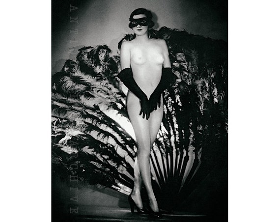 570px x 452px - Vintage nude woman 1930s print poster black and white fine art wall decor  Studio Manasse photograph glamor naked beautiful giant big fan