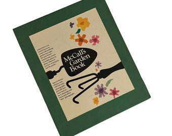 McCall&#39;s Garden Book Deluxe Edition in Slip Case 1968 Vintage Gardening