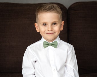 Green textured kids bow tie, dusty green boys bow tie, sage green ring bearer wedding outfit, Baby toddler elegant bow tie, Dante collection