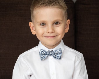 White blue floral kids bow tie, Boys bow ties, Ring bearer wedding outfit, Baby toddler bow tie, Infant children bow tie, Summer Sky