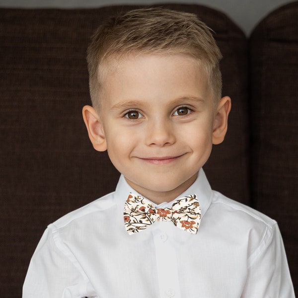 Ivory floral kids bow tie, Boys bow ties, cream off white ring bearer wedding outfit, children bow tie, Everly collection