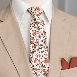 Elfenbein Blumen Krawatte für Männer, orange Blumen Hochzeit Krawatte für Bräutigam Trauzeugen, off white Baumwolle Krawatten, Creme weiße Krawatten, Everly Kollektion Bild 5