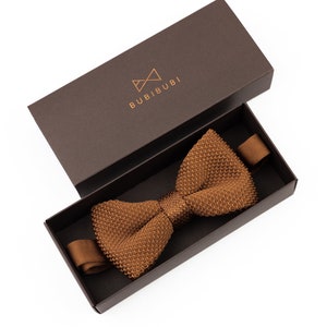 Caramel brown knitted bow tie for men, Autumn wedding bow ties for groom and groomsmen, knit pre-tied bow tie imagem 5