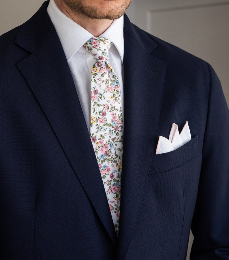 Weiß rosa Blumen Krawatte für Männer, Hochzeit für Männer, Krawatten aus Baumwolle, rosa blau gelb grün Boho Hochzeiten, Emma Kollektion Bild 3