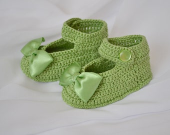 Green Baby Shoes with bow, Crochet Baby Shoes, Newborn and Infant Shoes, Shoes for babies, Baby shower gift