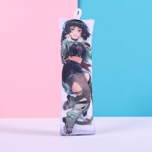 ZZZ Jane Doe Mini Dakimakura Nyckelring | 11 x 3 cm Tvåvägs Trikå Daki Nyckelring Kroppskudde Zenless Zone Zero