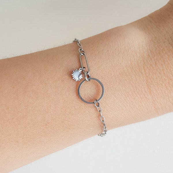 Sun charm bracelet, chain bracelet, minimalist bracelet, delicate bracelet, surgical steel bracelet, stainless steel bracelet