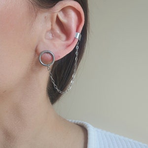 Ear cuff with chain, chain ear cuff earring, circle earrings, stainless steel earrings, stud earrings, Kpop, hypoallergenic