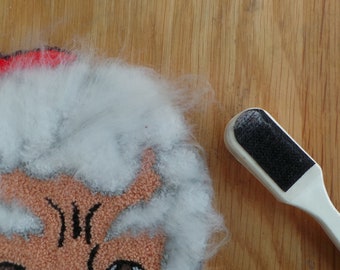 Small teasel brush for brushing the fibres on your punch craft designs