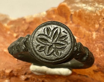 Anello medievale germanico con croce, anello medievale, anello, croce, anello antico, anello romano, anello anglosassone, anello protettivo,