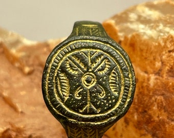 Anello celtico con rappresentazione della dea Morrigan, anello celtico, anello iberico, anello celtiberico, anello magico, anello antico, anello