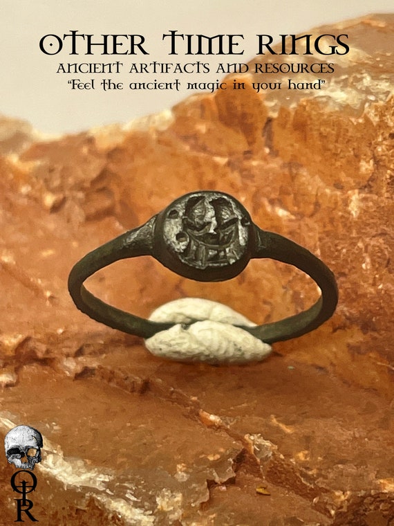 Ancient Roman Signet Ring, 2nd-3rd Century AD | Ancient gold ring, Gold  signet ring, Signet ring