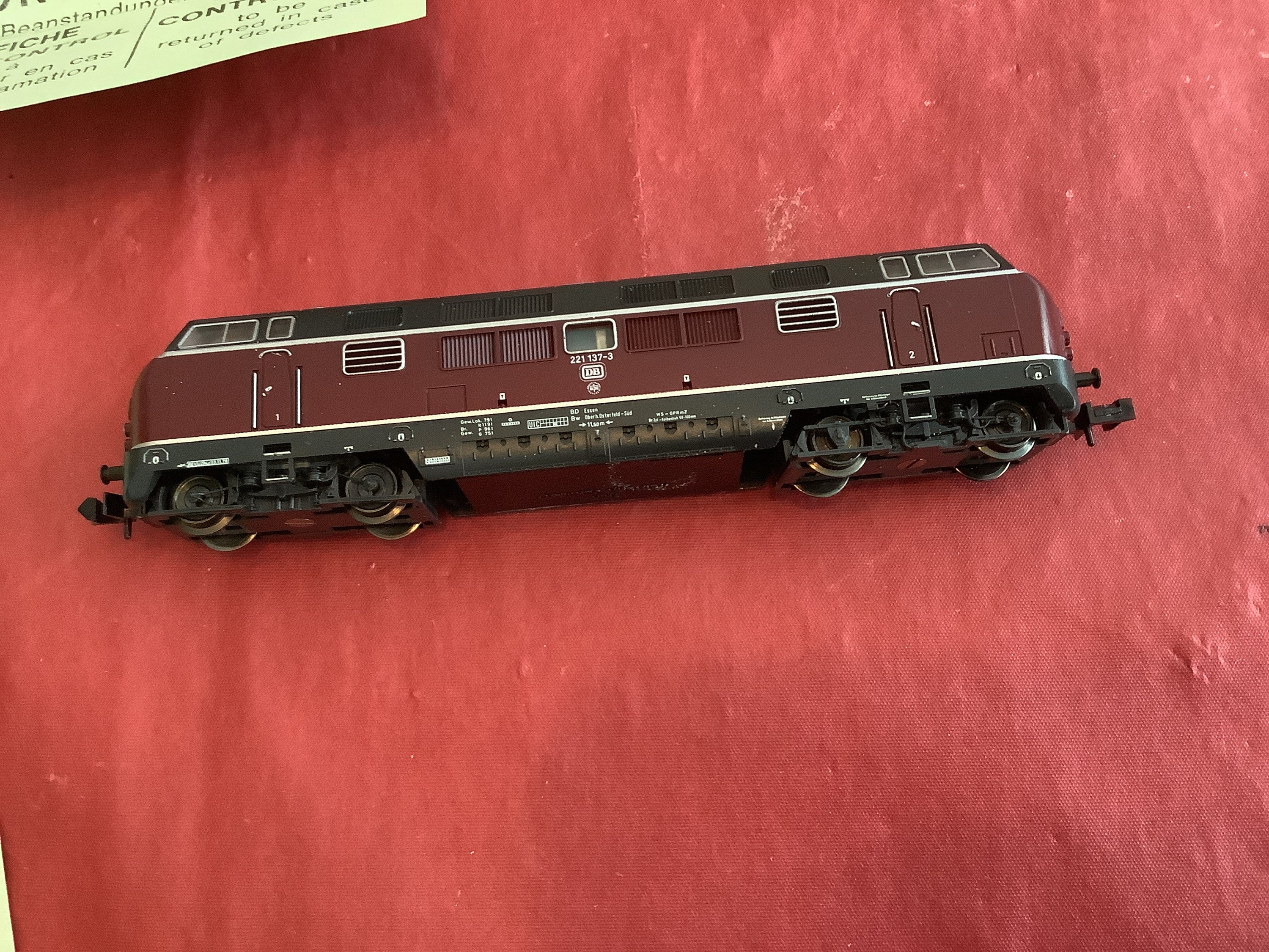Minitrix (trix) - Western Germany - Db-diesellok 221 137-3 Dark