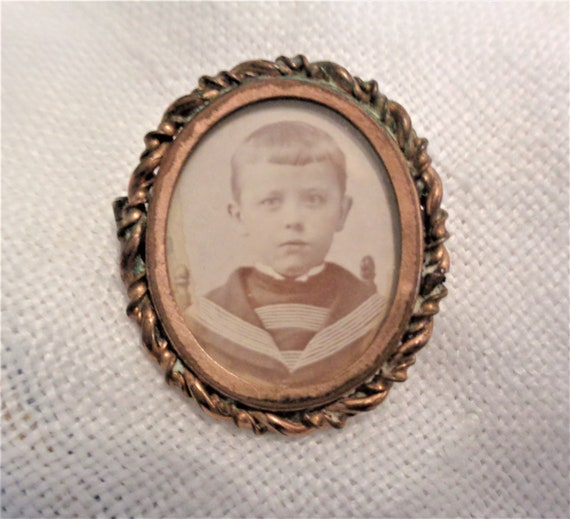 Antique Victorian Photo/Picture/Portrait Pin Cute… - image 5